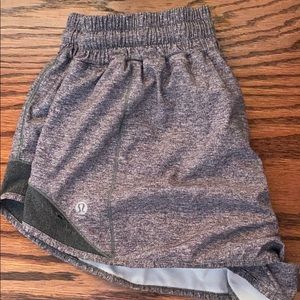 lulu lemon hottie hot shorts 2.5 inch size 8